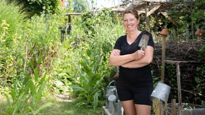 Garten & Lecker: Flammlachsburger aus dem Naturgarten