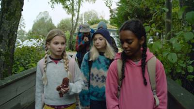 GLOW: Auf Abwegen (S01/E09)