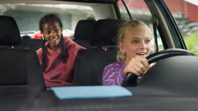 Glow: Schnelles Geld (S02/E03)