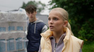 Glow: Der erste Kuss (S02/E04)