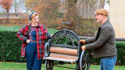 Hallo Schatz - Vom Plunder zum Prachtstück: Folge 24: Von der Wäschemangel zum Schreibtisch