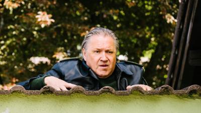 Hubert ohne Staller: Folge 117: Ein hochprozentiger Abgang (S08/E01)