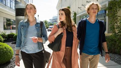 In aller Freundschaft: Folge 1: Ins kalte Wasser (S01/E01) In aller Freundschaft: Folge 1: Ins kalte Wasser (S01/E01)