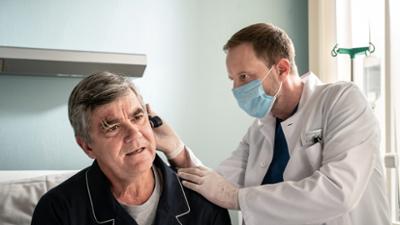 In aller Freundschaft: Folge 921: Der Wert des Lebens (S23/E42)