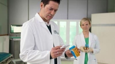 In aller Freundschaft: Folge 922: Augen zu und durch! (S24/E01)