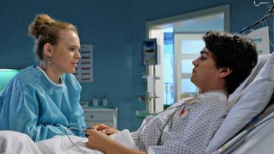 In aller Freundschaft: Folge 826: Last der Entscheidung (S21/E31)