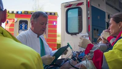 In aller Freundschaft: Folge 829: Ein verrückter Tag (S21/E34)