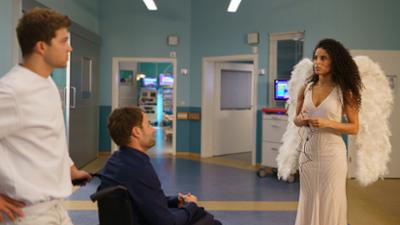 In aller Freundschaft: Folge 914: Nun singet und seid froh (S23/E35)