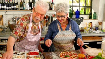Kochen mit Martina und Moritz: Pizza selbst gemacht: Im Grill, im Ofen oder auf dem Backstein