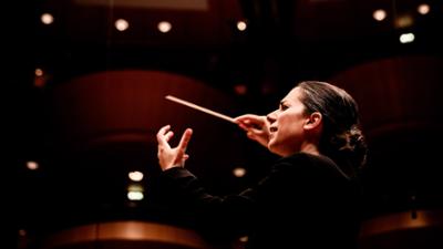 Marie Jacquot dirigiert Henry Purcell: · The Fairy Queen mit dem WDR Sinfonieorchester