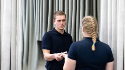 Passt, wackelt und hat Luft: Folge 5: Zoff am Vorhang