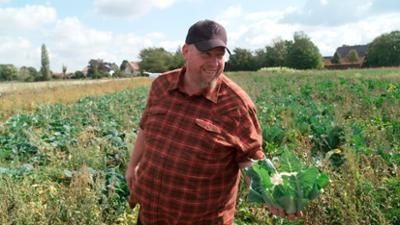 Unsere eigene Farm: Eine Großfamilie als Gemüsebauern: Wettlauf gegen die Zeit Unsere eigene Farm: Eine Großfamilie als Gemüsebauern: Wettlauf gegen die Zeit
