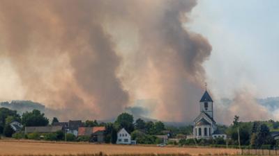 WDR extra: Größter NRW-Waldbrand - Flammen in der Eifel
