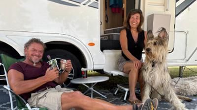 Wir werden Camper: Mit dem Wohnauflieger durch Österreich Wir werden Camper: Mit dem Wohnauflieger durch Österreich