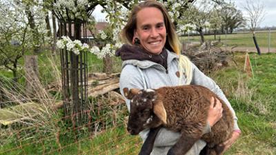 Zwischen Angst und Aufbruch - Eine Schäferin kämpft um ihre Herde: Zwischen Angst und Aufbruch · Eine Schäferin kämpft um ihre Herde