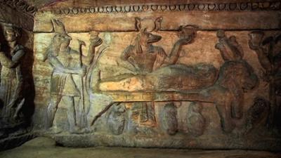 Ägypten - Schatzkammer der Archäologie: Staffel 1, Folge 6: Die Suche nach Kleopatras Grab Ägypten - Schatzkammer der Archäologie: Staffel 1, Folge 6: Die Suche nach Kleopatras Grab
