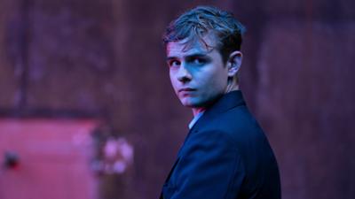 Alex Rider: Staffel 1, Folge 2: Identität