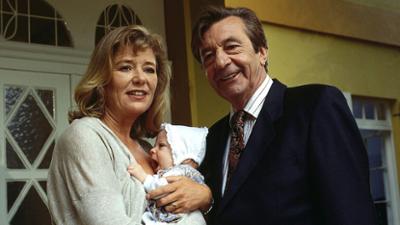 Alle meine Töchter: Staffel 2, Folge 2: Hochverrat