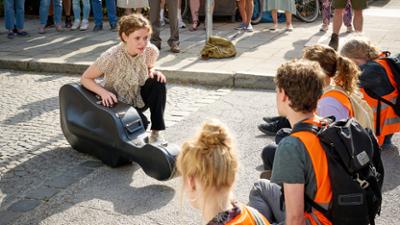 Aufgestaut: Staffel 1, Folge 2: Ava Aufgestaut: Staffel 1, Folge 2: Ava