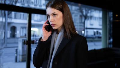 Bad Banks: Staffel 2, Folge 6: Long live the Queen