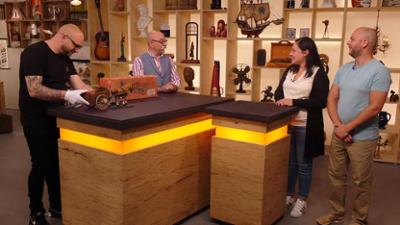 Bares für Rares: Staffel 2021, Folge 191: Bares für Rares vom 27. Oktober 2021 Bares für Rares: Staffel 2021, Folge 191: Bares für Rares vom 27. Oktober 2021