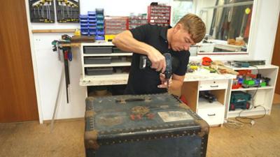 Bares für Rares: Staffel 2026, Folge 9: Vom Koffer zum Bartisch