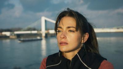 Bauchgefühl: Staffel 1, Folge 1: Lena