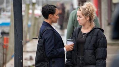 Beyond Paradise: Staffel 1, Folge 6: Der Ring