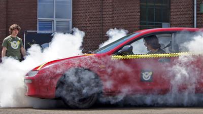 Checkpoint: Explodierendes Auto