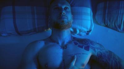 Comeback: Staffel 1, Folge 3: Spielsucht