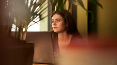 Conversations with Friends: Staffel 1, Folge 3: Freud und Leid