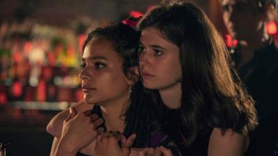 Conversations with Friends: Staffel 1, Folge 1: Diamanten