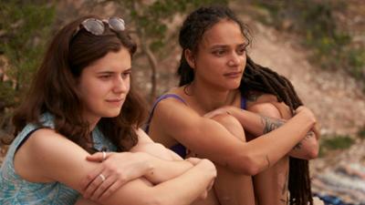 Conversations with Friends: Staffel 1, Folge 4: Der Urlaub