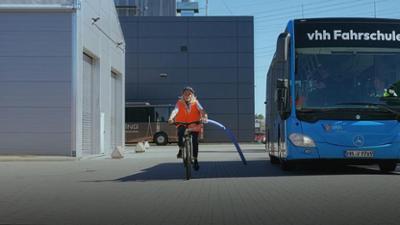 Das fahrende Klassenzimmer: Staffel 1, Folge 1: Radfahrer in Gefahr: Schreck in Fahrstunde