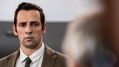 Death in Paradise: Staffel 11, Folge 5: Freier Fall