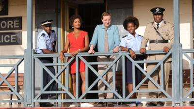 Death in Paradise: Staffel 8, Folge 7: Sonne, Strand und Mord Death in Paradise: Staffel 8, Folge 7: Sonne, Strand und Mord