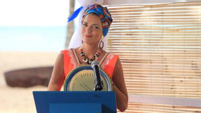 Death in Paradise: Staffel 7, Folge 6: Tod im Refugium