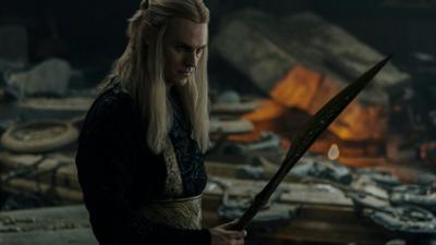 Der Herr der Ringe: Die Ringe der Macht: Staffel 2, Folge 8: Schatten und Flammen