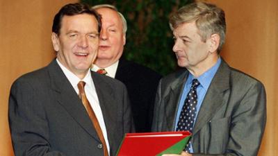 Die 90er - Jahrzehnt der Chancen: Staffel 1, Folge 3: 1997-1999: Bimbeskanzler und Arschgeweih