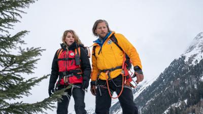 Die Bergretter: Staffel 13, Folge 7: Roter Schnee (1)