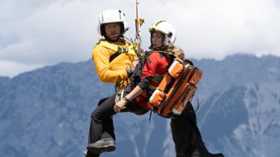 Die Bergretter: Staffel 12, Folge 1: Was wirklich zählt (1)