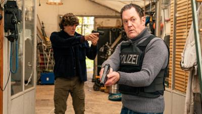 Die Chefin: Staffel 16, Folge 3: Schattenkrieger