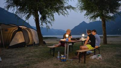 Die Jungs-WG: Sommer. Sonne. Elternfrei.: Staffel 1, Folge 8: Zelten im Kitesurf-Camp