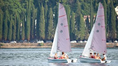 Die Jungs-WG: Sommer. Sonne. Elternfrei.: Staffel 1, Folge 10: Segel-Training auf dem See