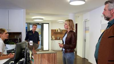 Die Rosenheim-Cops: Staffel 20, Folge 8: Tödlicher Schwindel