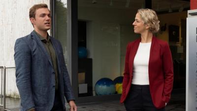 Die Rosenheim-Cops: Staffel 22, Folge 6: Tod eines Heimkehrers