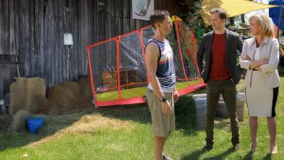 Die Rosenheim-Cops: Staffel 16, Folge 24: Das Brett, das den Tod bedeutet