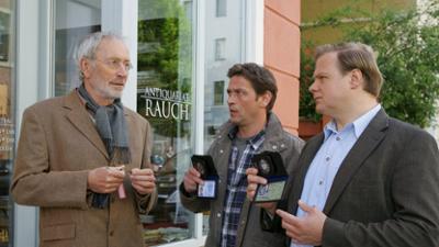 Die Rosenheim-Cops: Staffel 11, Folge 16: Jagd auf Watzmann
