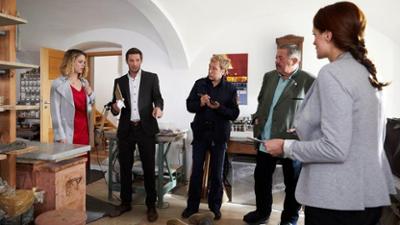 Die Rosenheim-Cops: Staffel 18, Folge 12: Feuer und Flamme