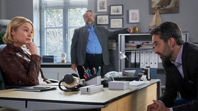 Die Rosenheim-Cops: Staffel 21, Folge 4: Ein anonymer Anruf